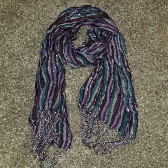 Scarf - Picture 1 of 2